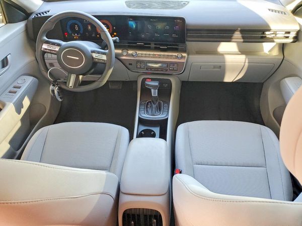 2024 HYUNDAI KONA SE