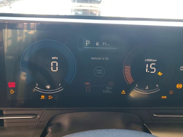 2024 HYUNDAI KONA SE