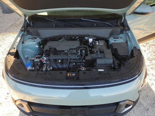 2024 HYUNDAI KONA SE