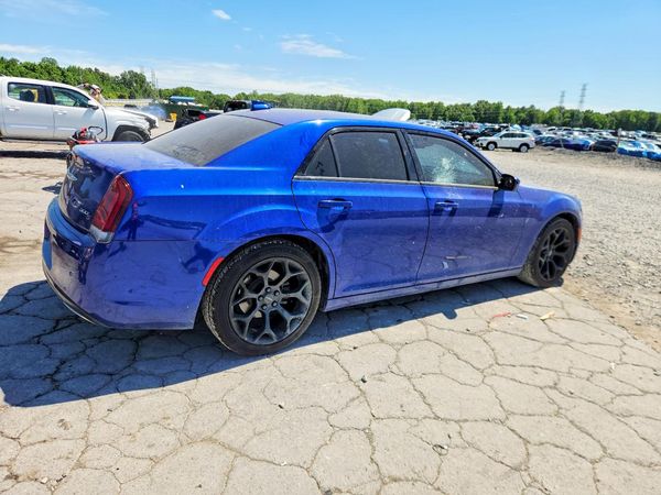 2019 CHRYSLER 300