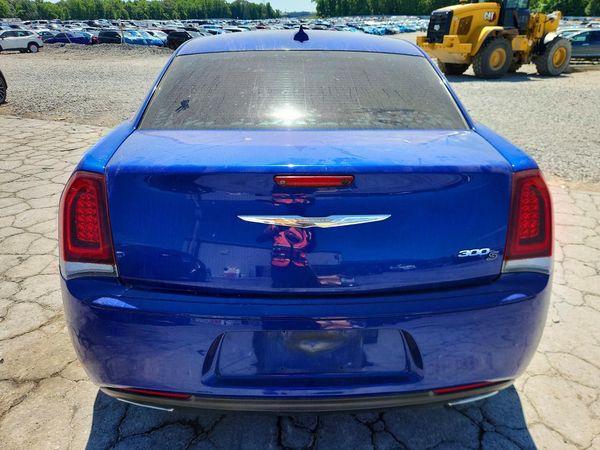 2019 CHRYSLER 300