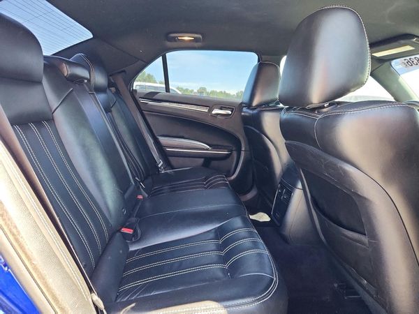 2019 CHRYSLER 300
