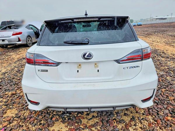 2015 LEXUS CT 200h
