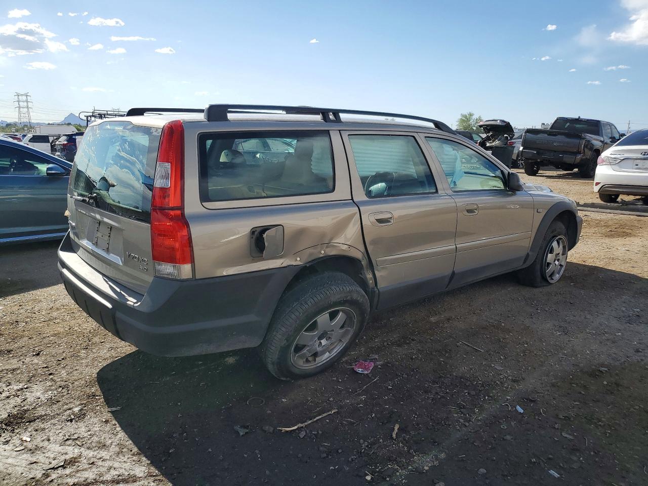 2001 VOLVO V70