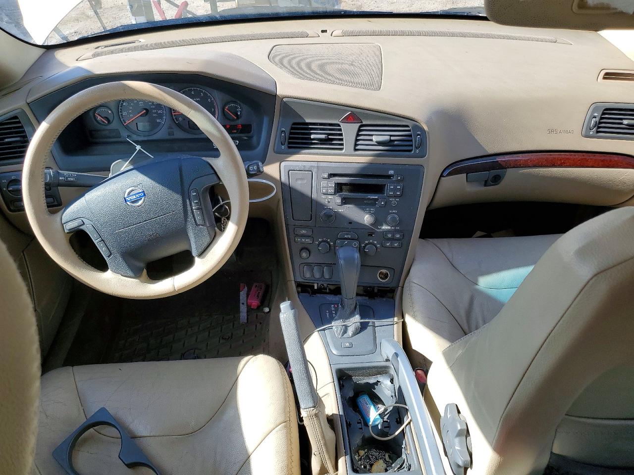 2001 VOLVO V70