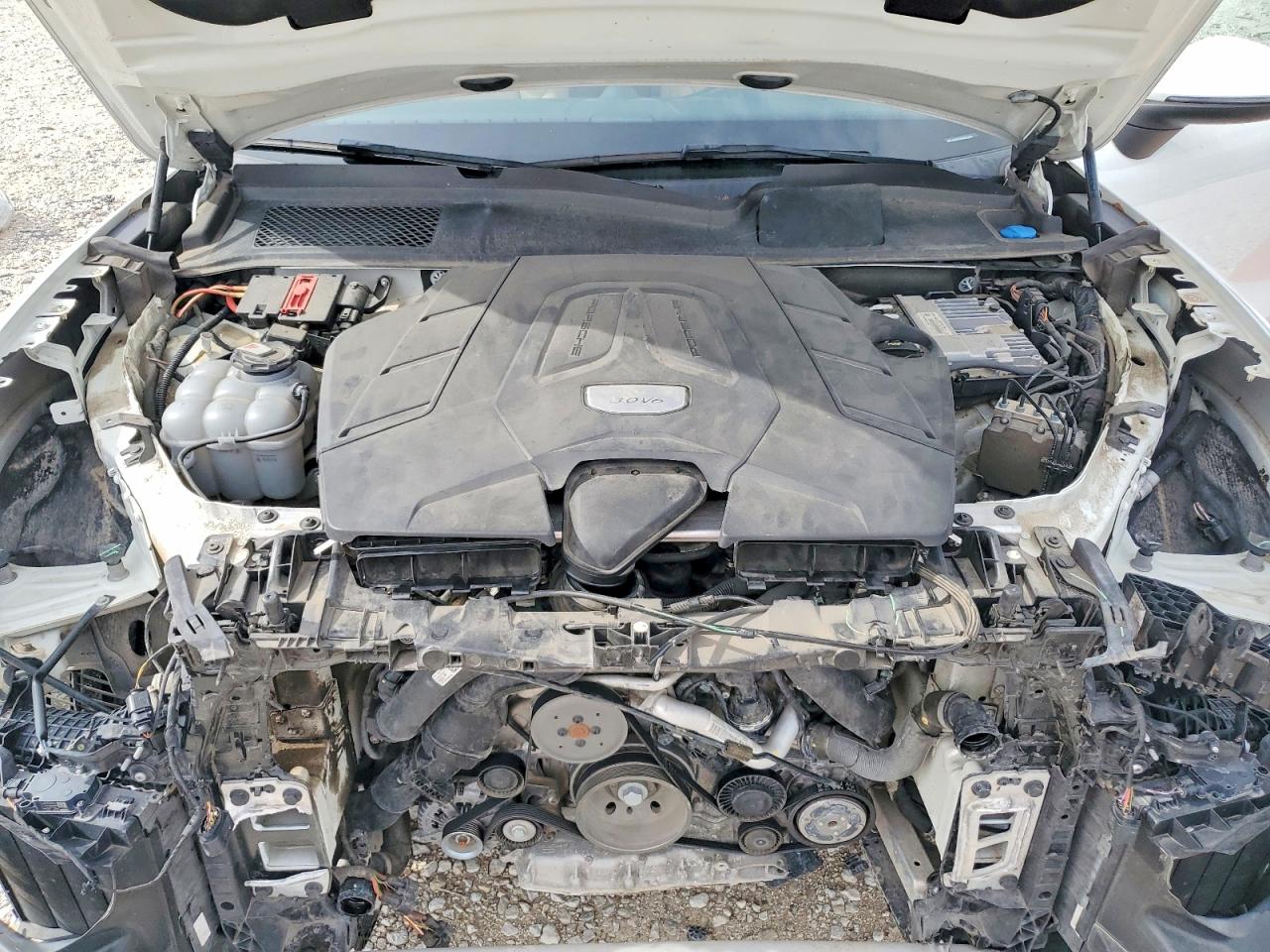 2019 PORSCHE CAYENNE