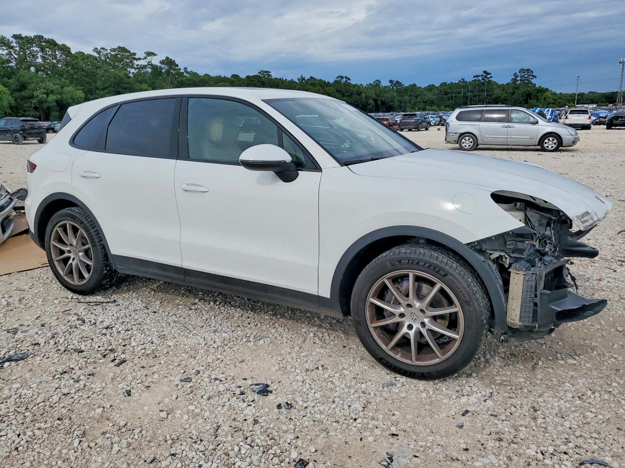 2019 PORSCHE CAYENNE