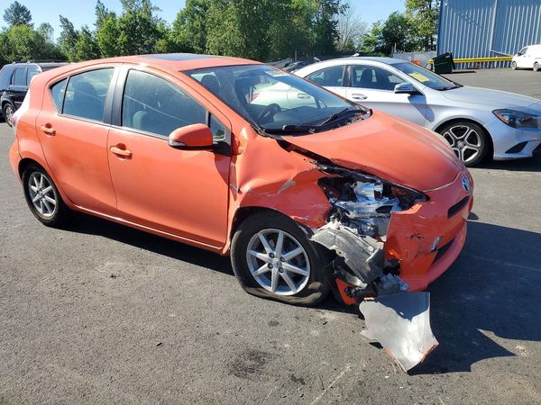 2013 TOYOTA PRIUS C TH