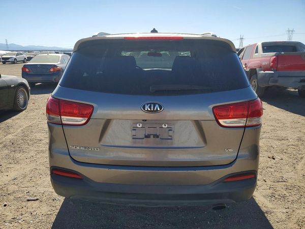 2016 KIA SORENTO L / LX