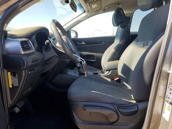 2016 KIA SORENTO L / LX