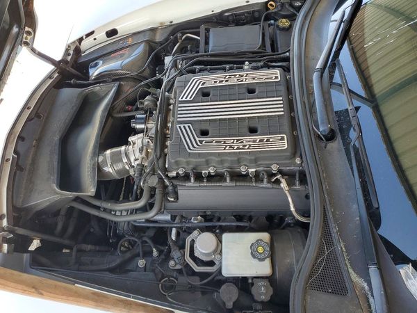 2019 CHEVROLET CORVETTE Z06 Preferred 2LZ — Engine bay