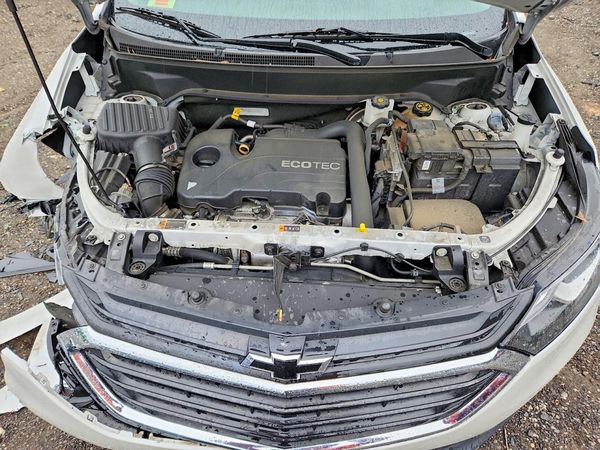 2020 CHEVROLET EQUINOX LT (1LT) — Engine bay