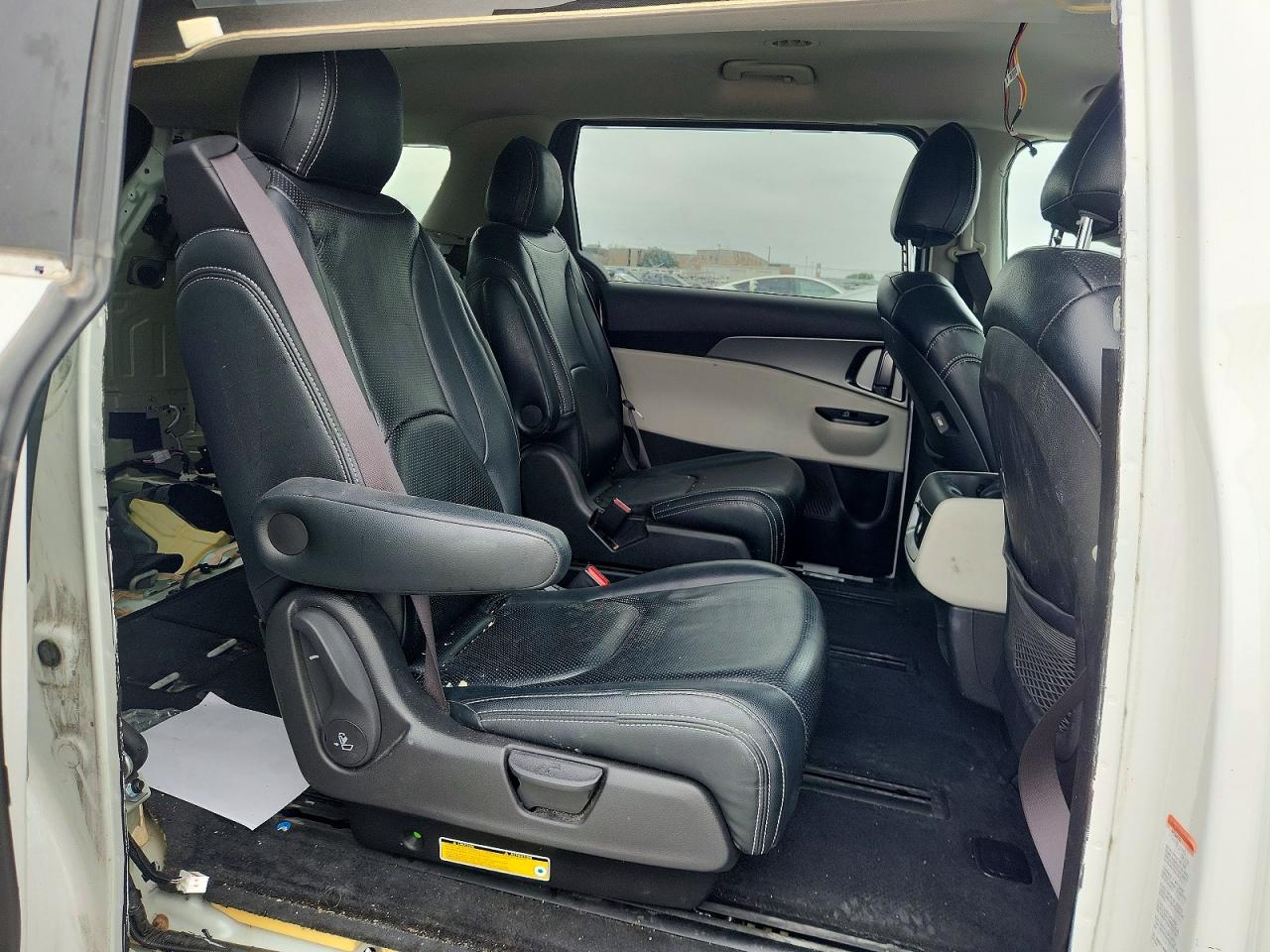2022 KIA CARNIVAL