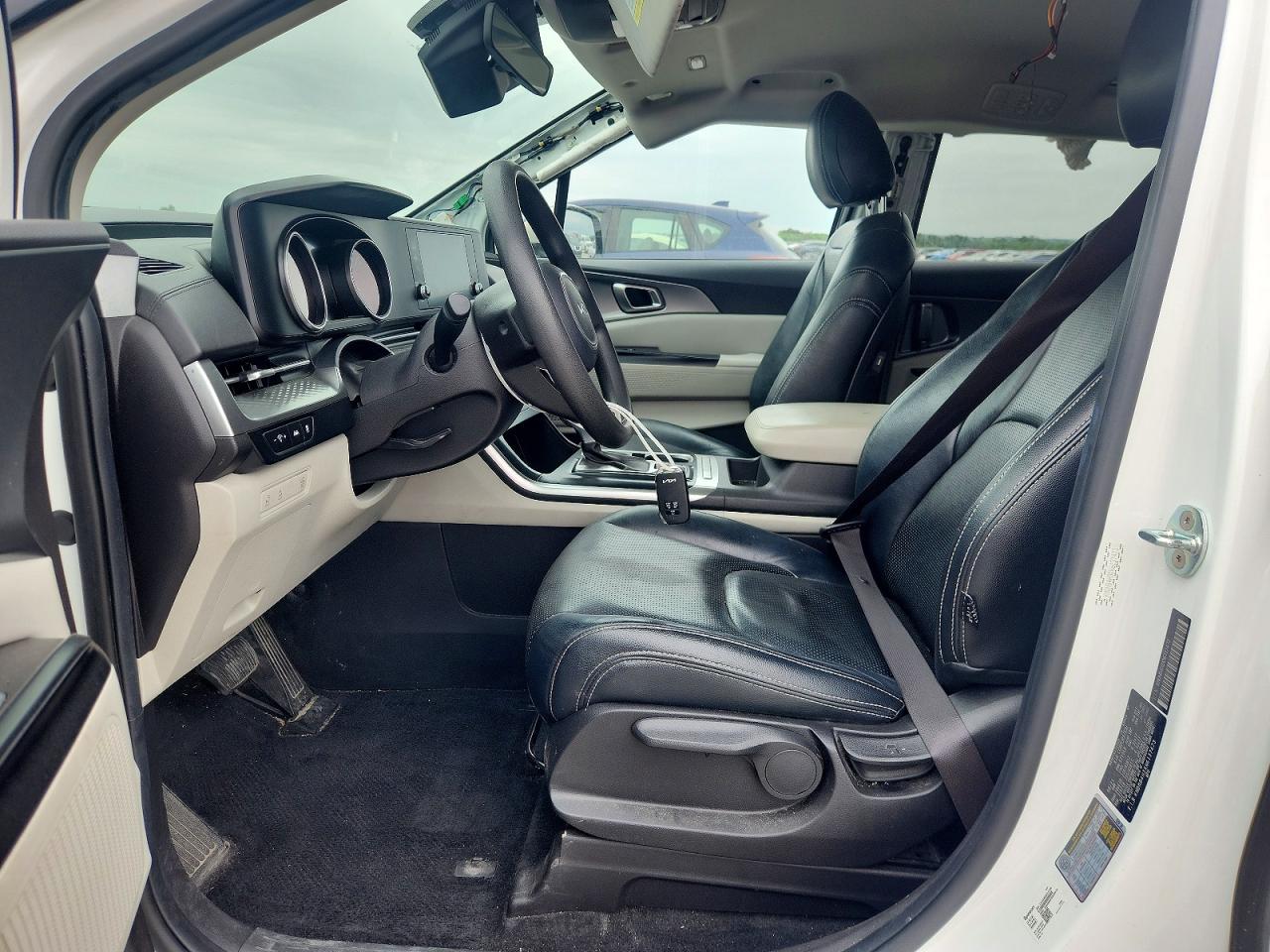 2022 KIA CARNIVAL LX, LX Seat Package