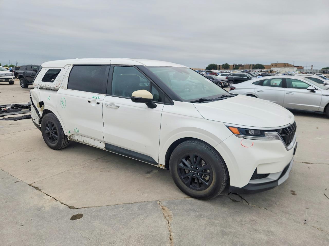 2022 KIA CARNIVAL LX, LX Seat Package