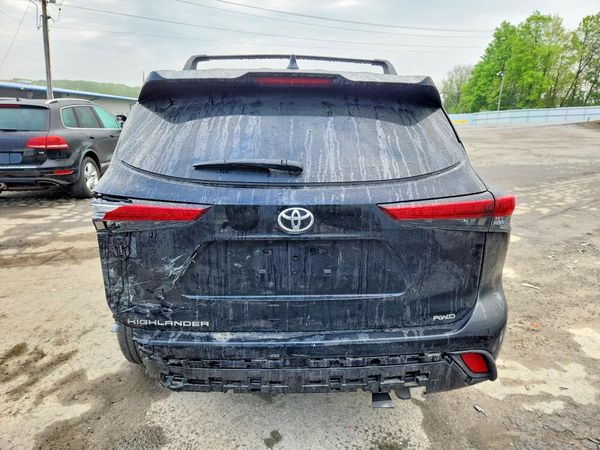 2022 TOYOTA HIGHLANDER