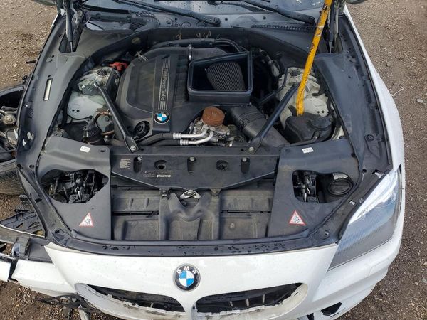 2013 BMW 6 SERIES — Engine bay