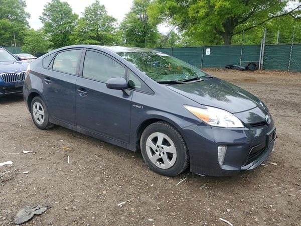 2013 TOYOTA PRIUS