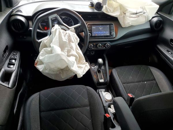 2019 NISSAN KICKS