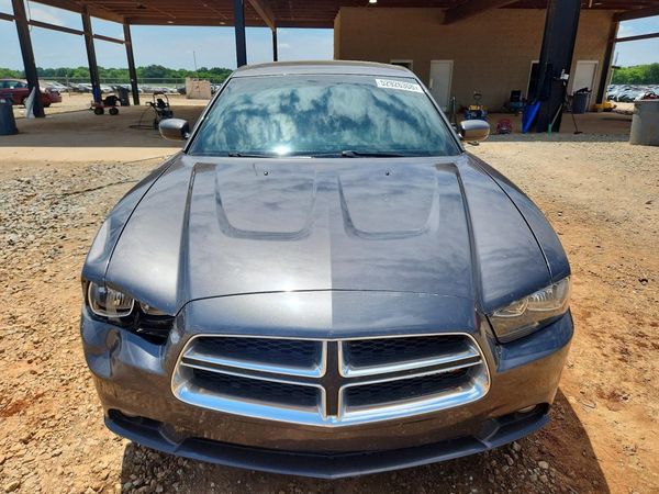 2013 DODGE CHARGER SXT