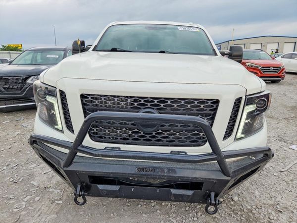 2018 NISSAN TITAN