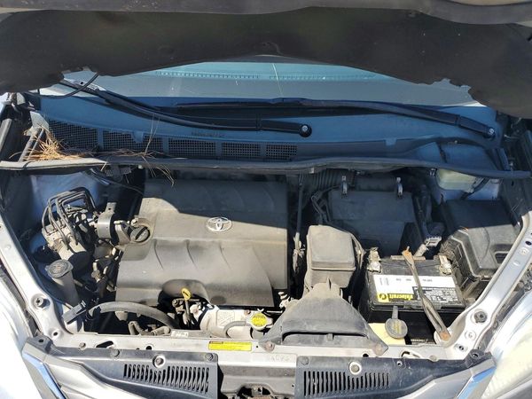 2014 TOYOTA SIENNA