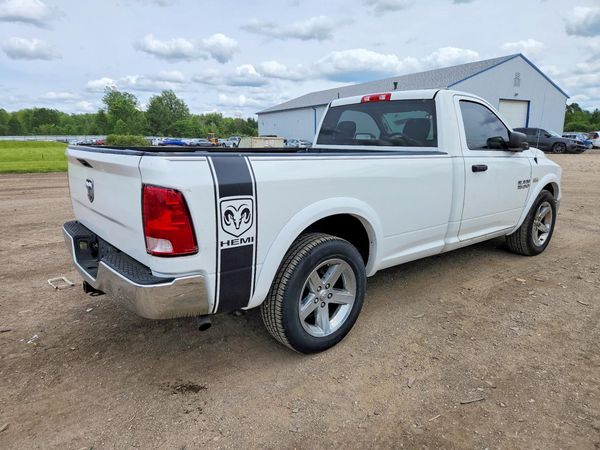 2016 RAM 1500 ST