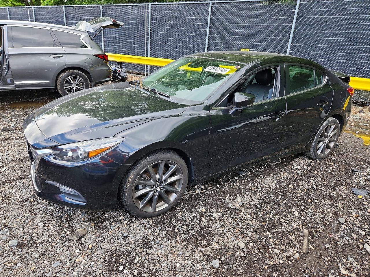2018 MAZDA 3 Touring