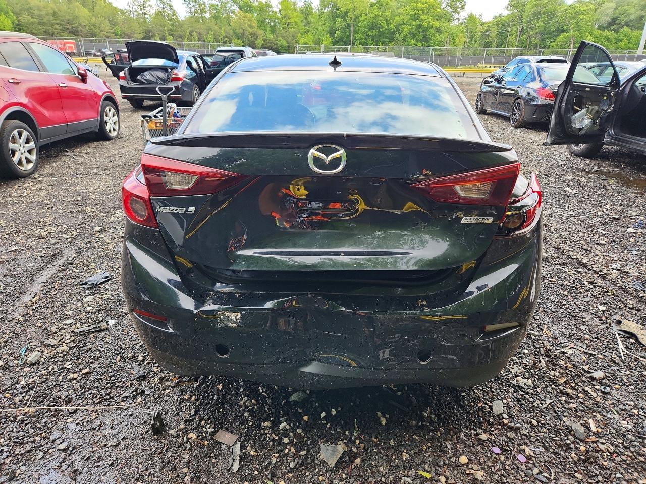 2018 MAZDA 3 Touring