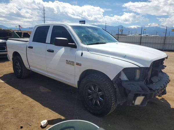 2014 RAM 1500 ST
