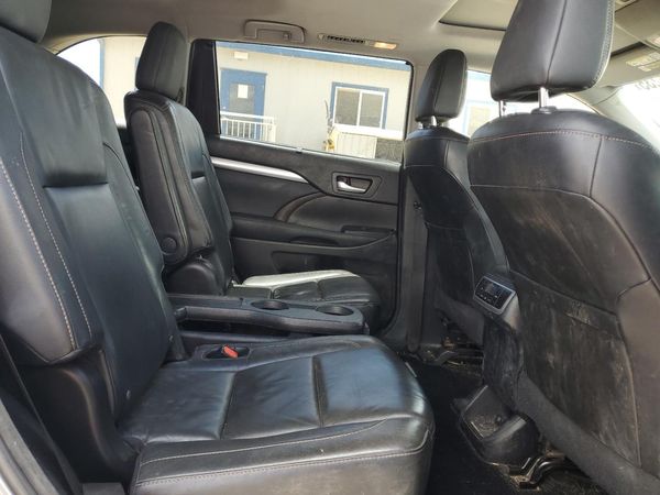 2015 TOYOTA HIGHLANDER