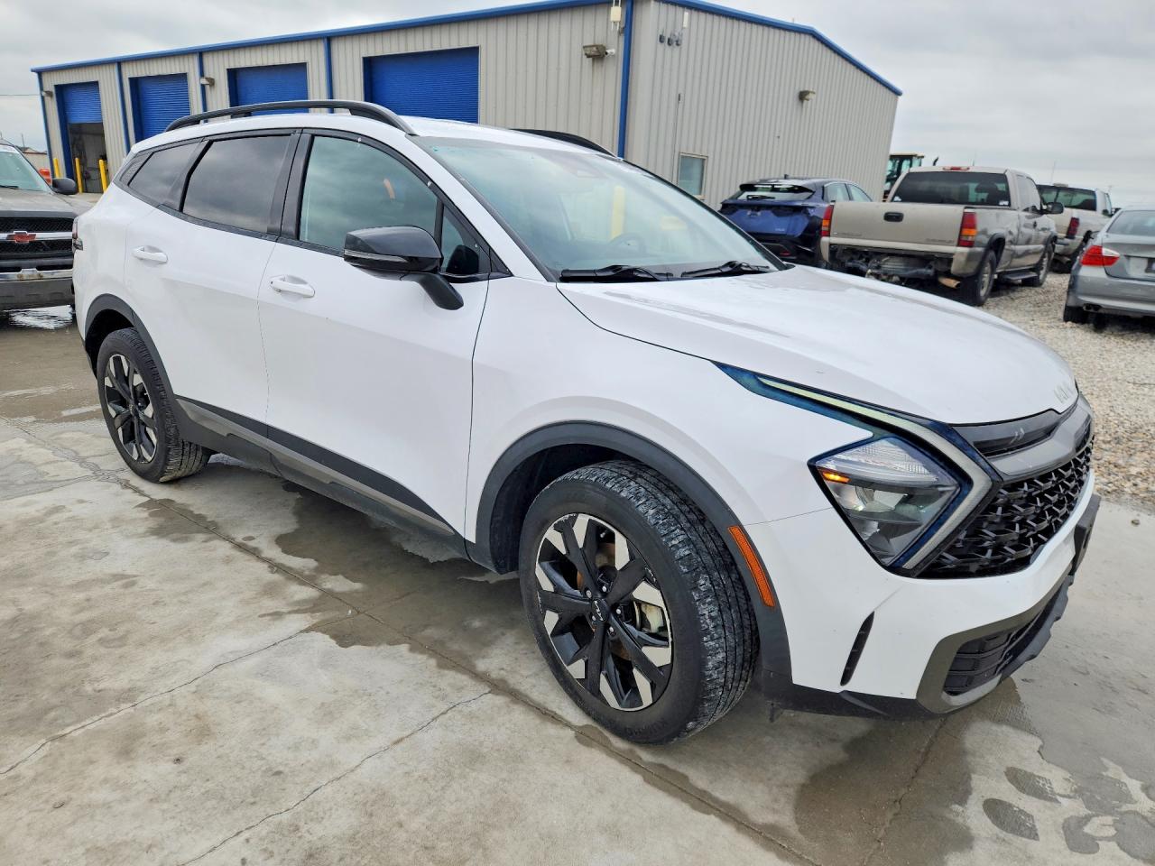 2023 KIA SPORTAGE X-LINE