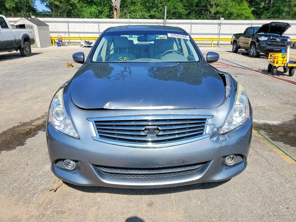 2015 INFINITI Q40