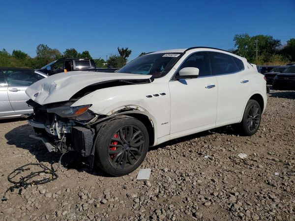 2018 MASERATI LEVANTE Sport