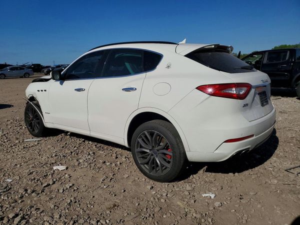 2018 MASERATI LEVANTE Sport