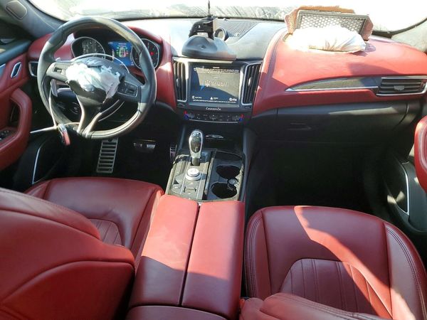 2018 MASERATI LEVANTE Sport