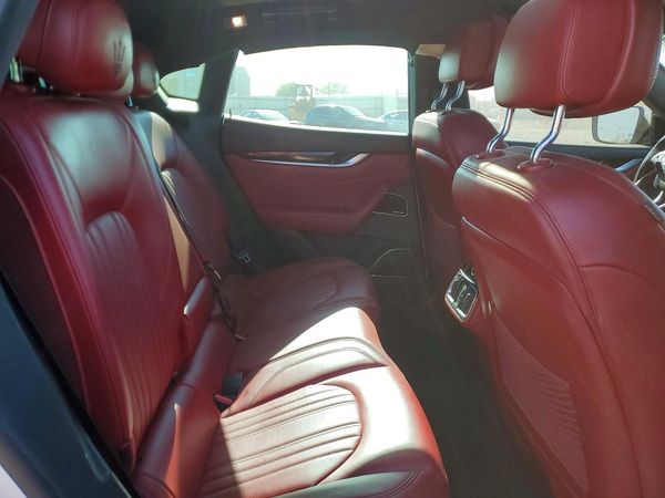 2018 MASERATI LEVANTE Sport