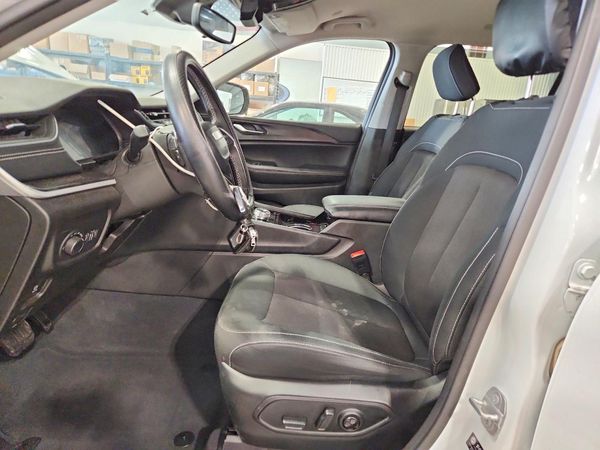 2023 JEEP GRAND CHEROKEE L LAREDO 4X4