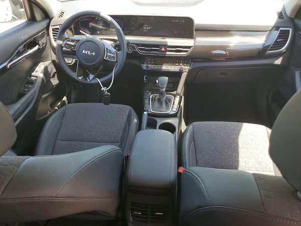 2025 KIA SELTOS S, X-Line