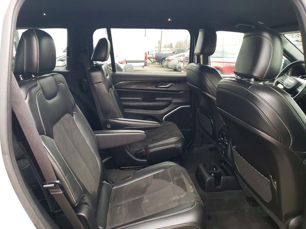 2021 JEEP GRAND CHEROKEE Laredo