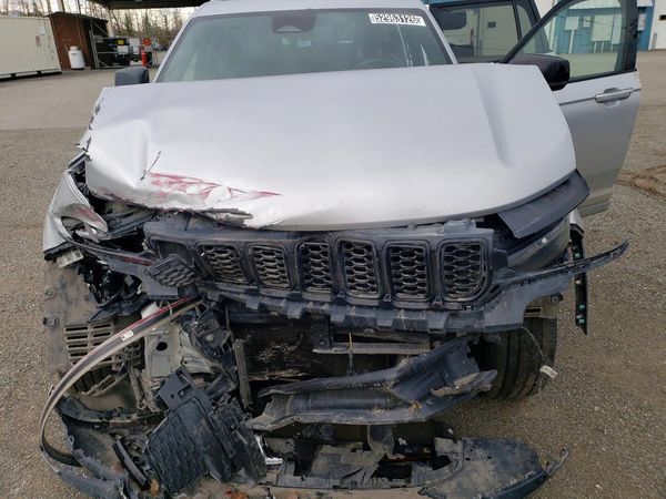 2021 JEEP GRAND CHEROKEE Laredo