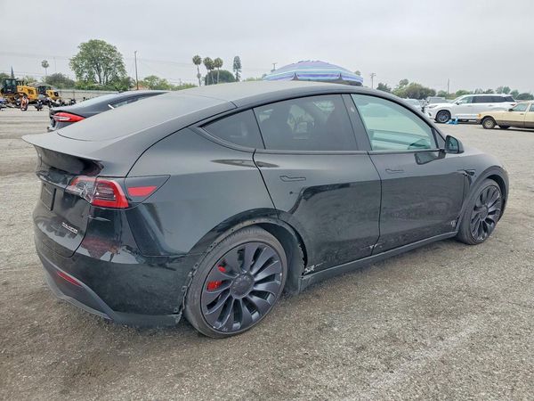 2024 TESLA MODEL Y