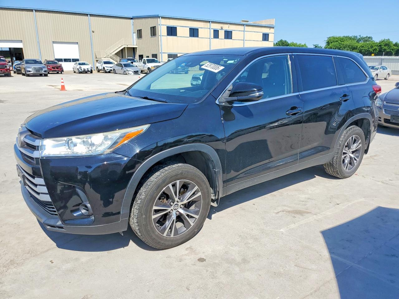 2019 TOYOTA HIGHLANDER LE/LE Plus