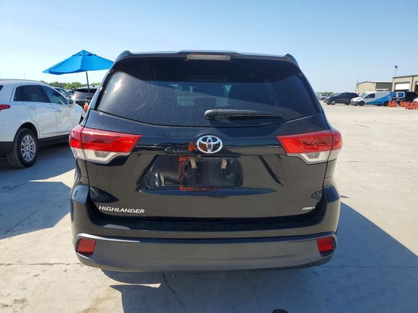 2019 TOYOTA HIGHLANDER LE/LE Plus