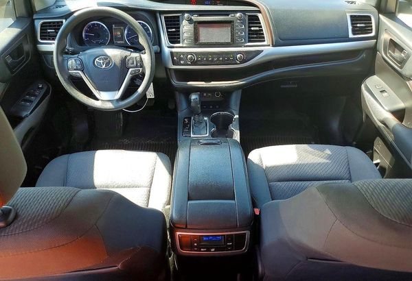 2019 TOYOTA HIGHLANDER LE/LE Plus