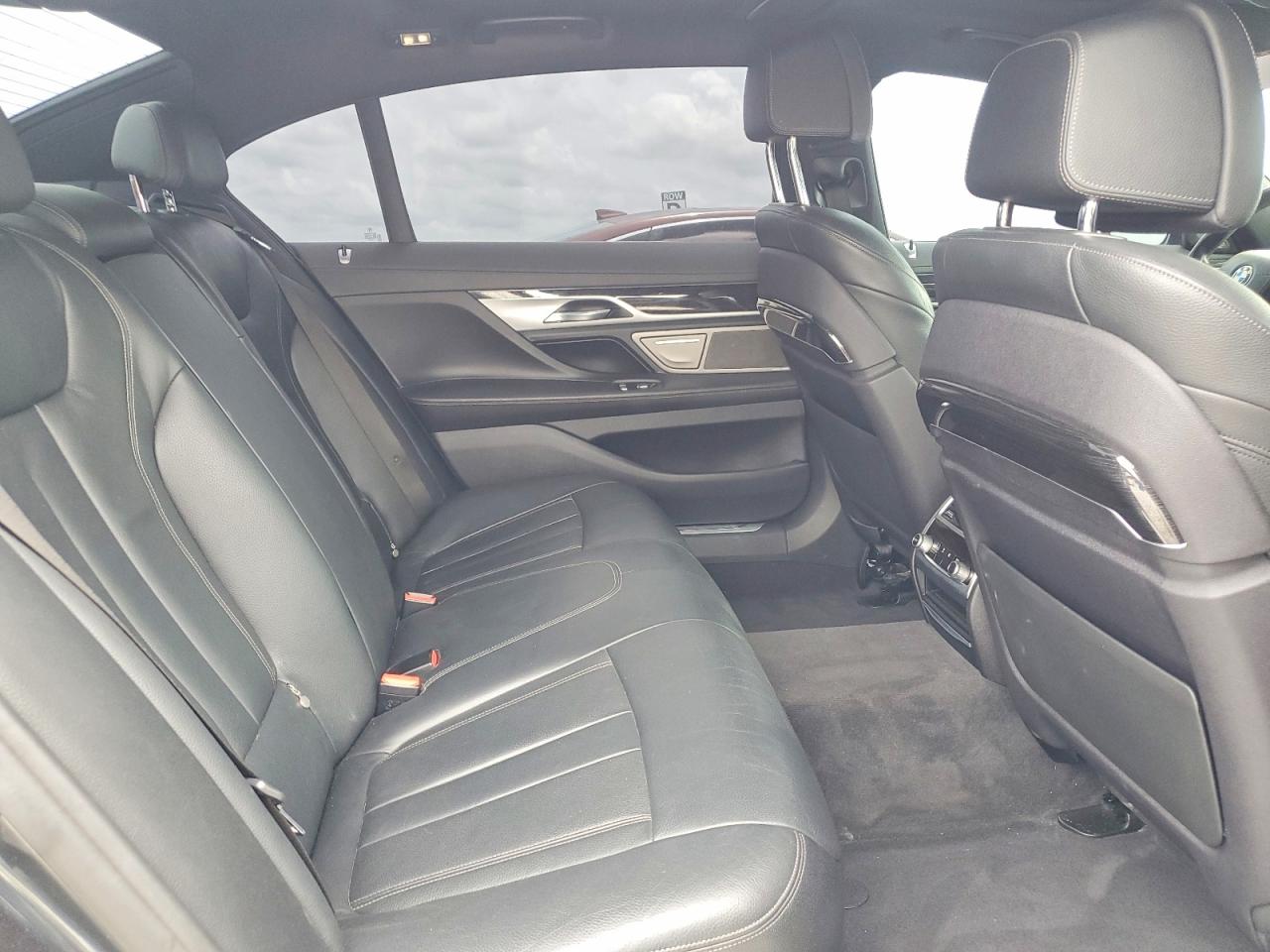 2019 BMW 740