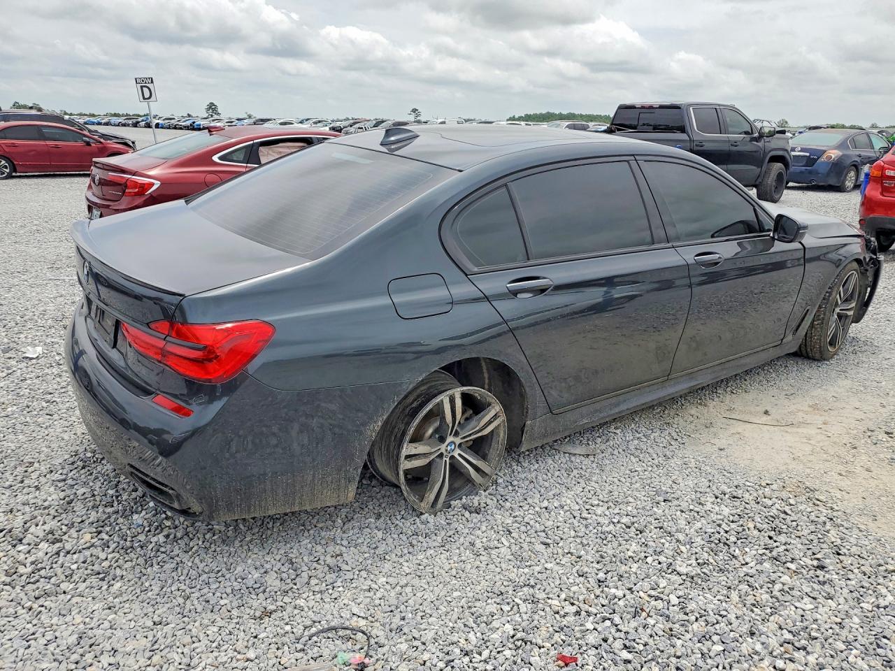 2019 BMW 740