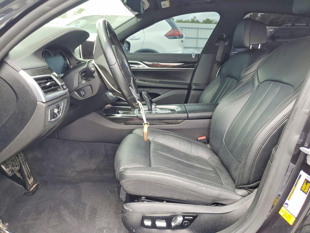 2019 BMW 740