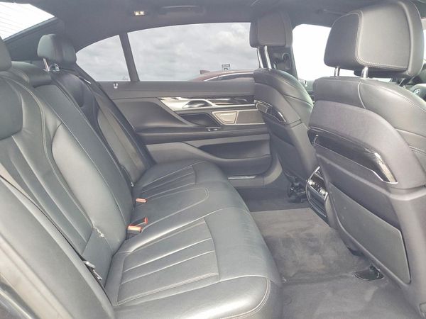 2019 BMW 740