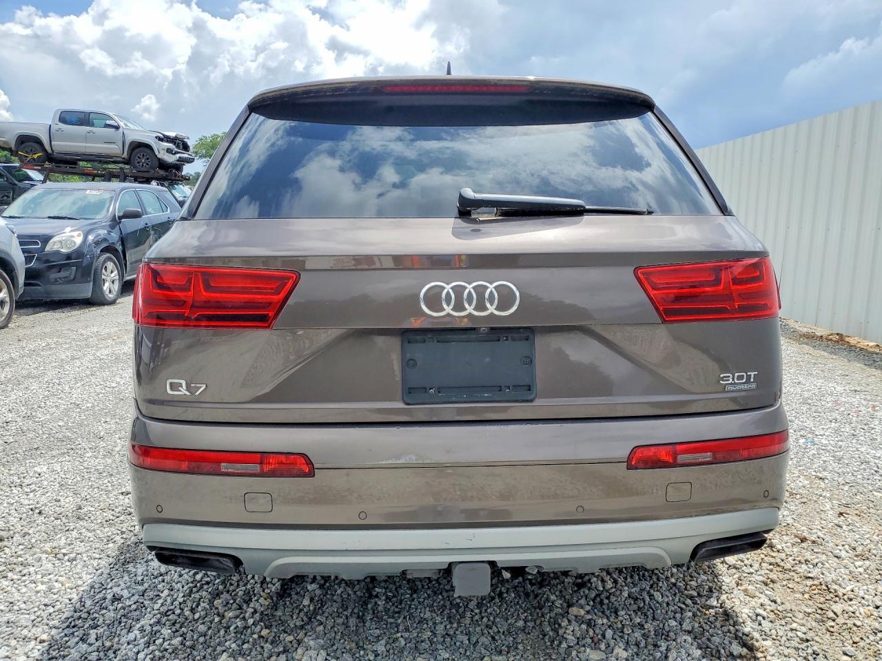2017 AUDI Q7 quattro Premium Plus